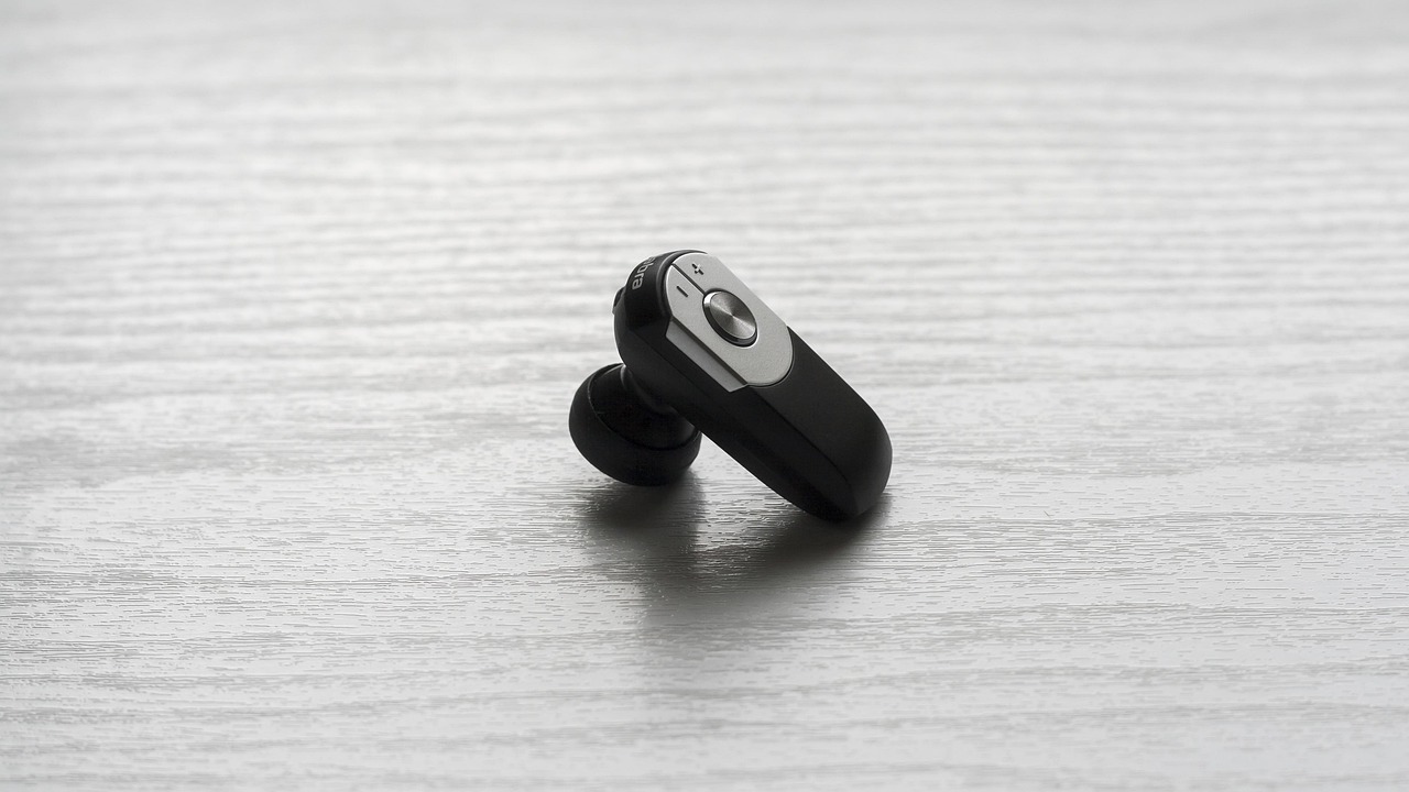 handsfree, earphone, vote, microphone, ear-bud, headphones, mobile phone, bluetooth, wireless, earphone, bluetooth, bluetooth, bluetooth, bluetooth, bluetooth