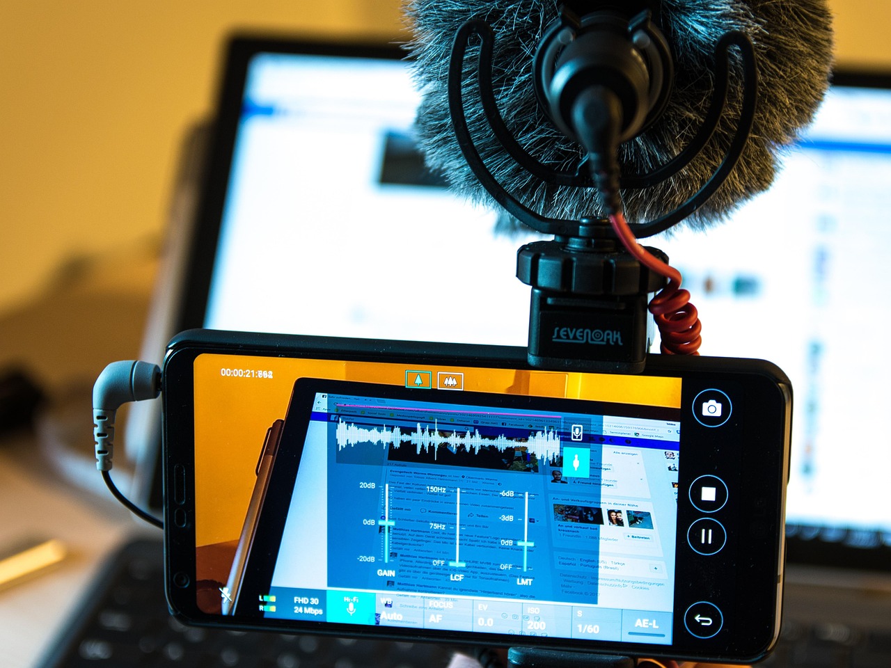 smartphone, mobile, reporting, video, recording, microphone, lg, g6, audio, rode, touch screen, phone, taking photos, film, reporting, reporting, video, video, video, microphone, rode, rode, rode, rode, rode, film