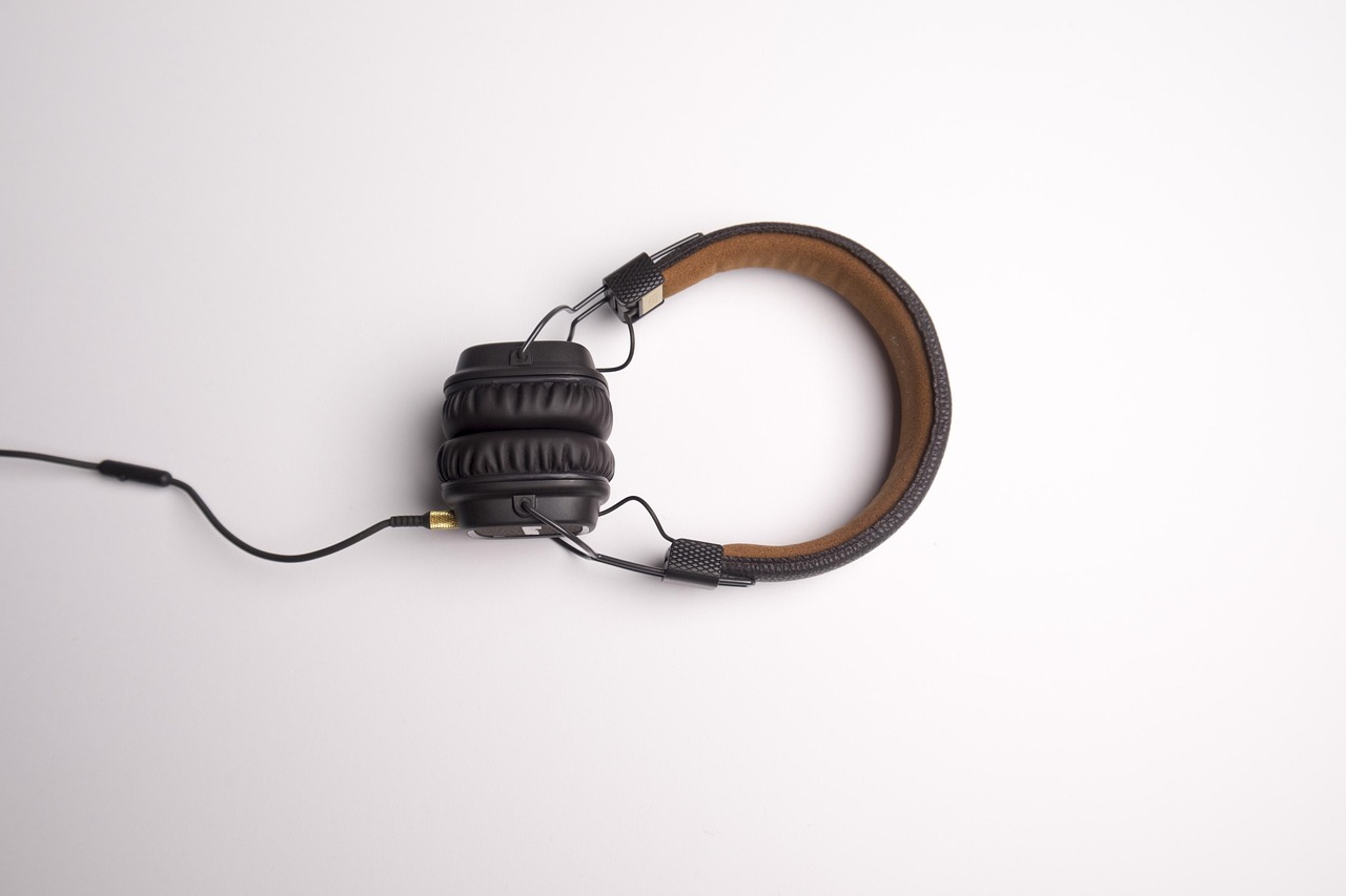 headphones, listening, music, sound, audio, hearing, earphones, stereo, audio equipment, minimalist, minimalistic, headphones, headphones, headphones, headphones, headphones, listening, music, music, music, music, audio, minimalist